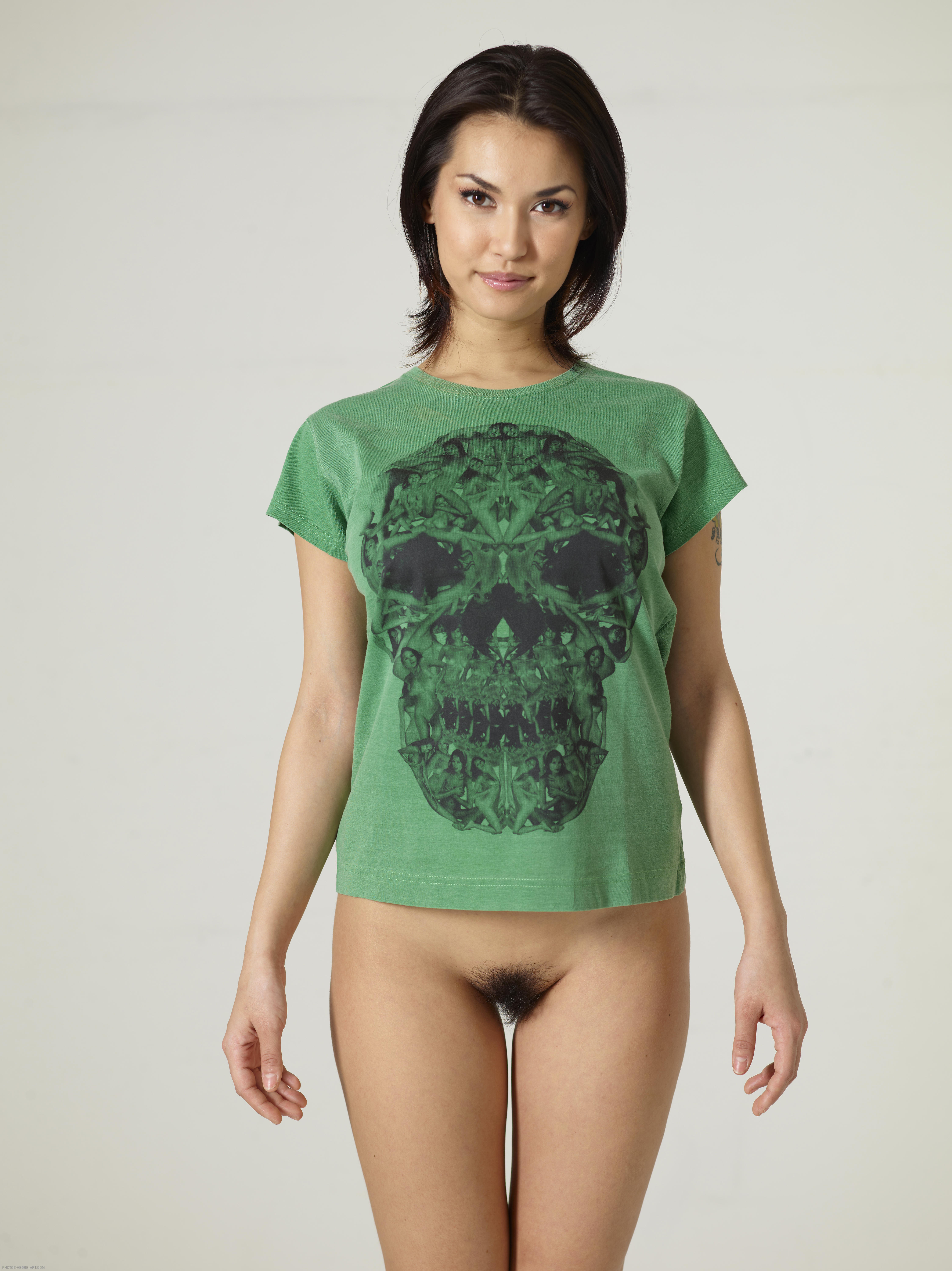 Maria Ozawa Luba Skull T shirt 2011 03 22 044 xxxl